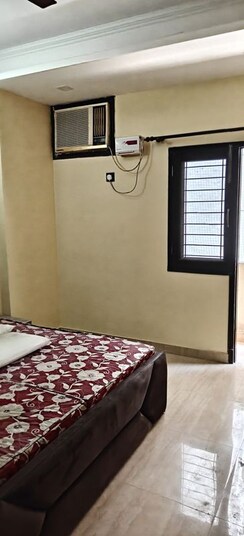 3 BHK Builder Floor For Rent in Sushant Lok II
