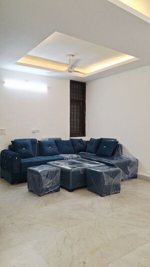 Living Room in 2 BHK Apartment at Sainik Farm – for Rent