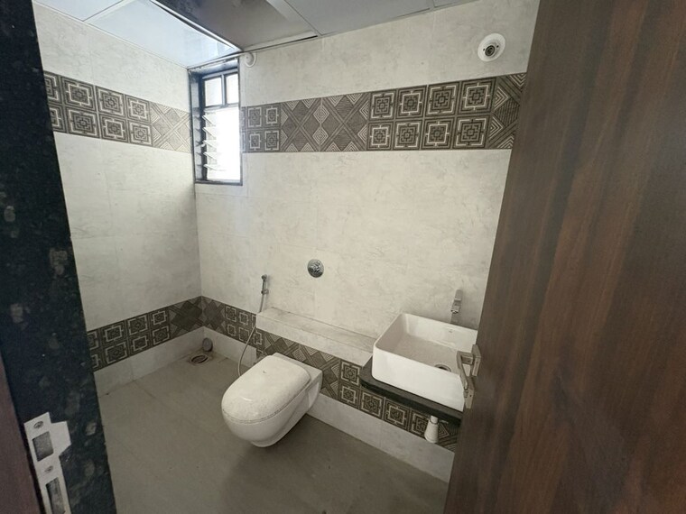 Bathroom, kohinoor-sapphire-3 3 Bedroom 1150 Sq.Ft. Apartment In Tathawade Pune 10386811