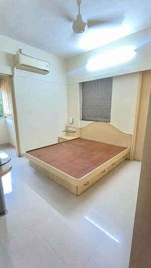 Bedroom in 2 BHK Apartment at Prabhadevi – for Rent
