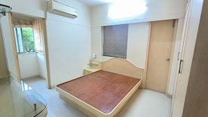 Room in 2 BHK Apartment at Prabhadevi – for Rent