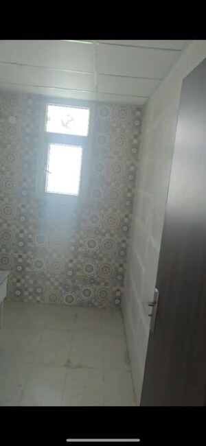 Bathroom in 4 BHK Apartment at Ambika Florence Park, North Mullanpur – for Sale
