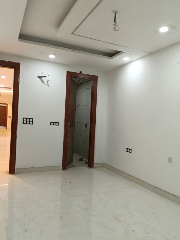Room, rajendra nagar sector 2 4 Bedroom 275 Sq.Yd. Builder Floor In Rajendra Nagar Sector 2 Ghaziabad 10386966