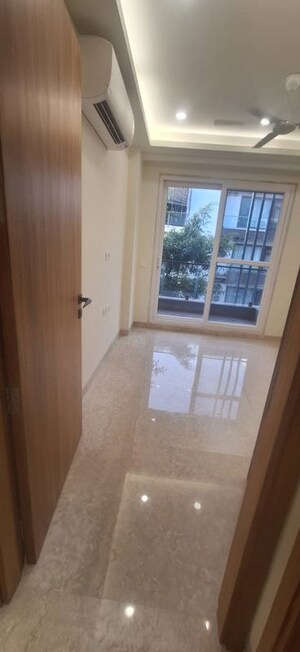 Room in 3 BHK Builder Floor at Green Fields Colony – for Rent