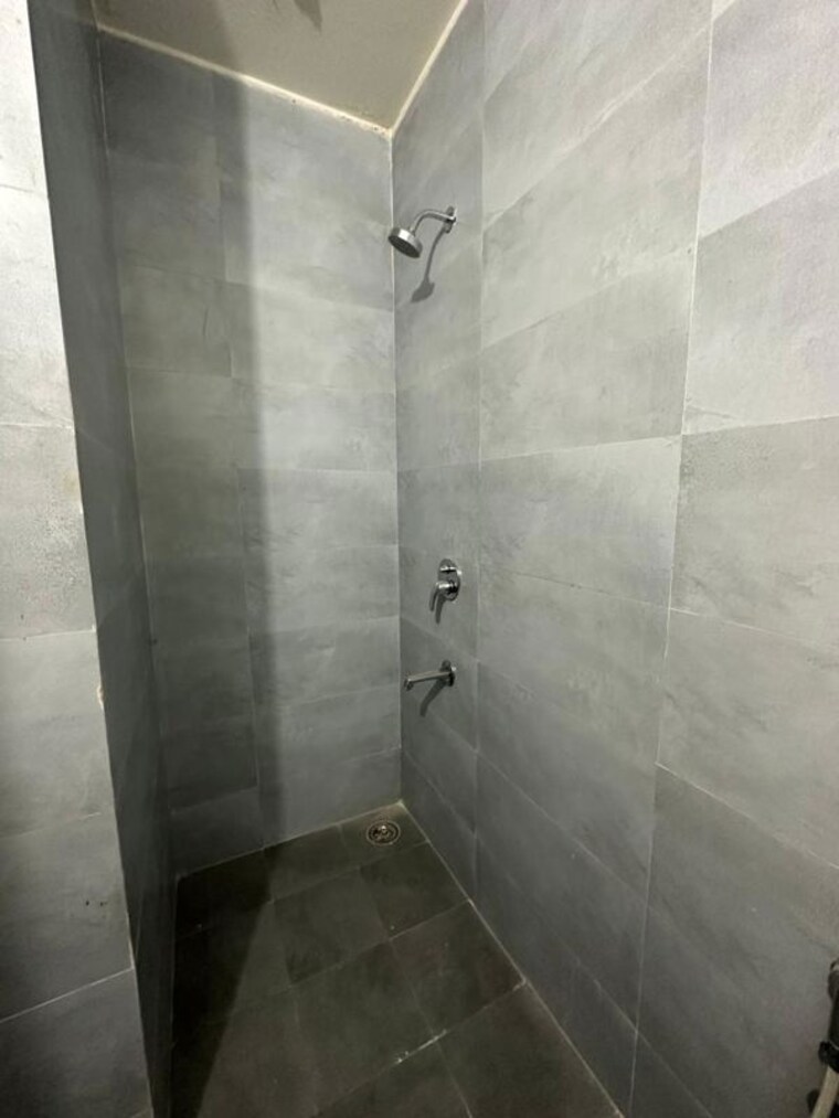 Bathroom, preet colony 3 Bedroom 1710 Sq.Ft. Apartment In Preet Colony Zirakpur 10383896