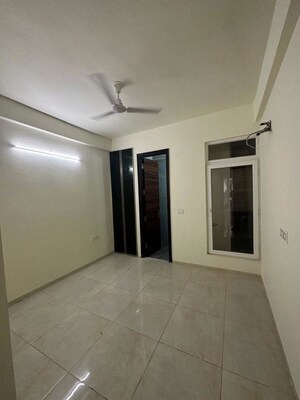 Room in 3 BHK Apartment at Preet Colony – for Rent