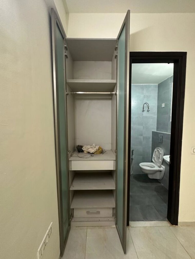 undefined, preet colony 3 Bedroom 1710 Sq.Ft. Apartment In Preet Colony Zirakpur 10383896