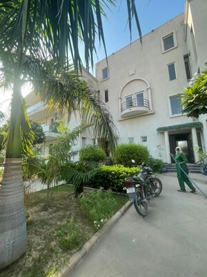 4 BHK Villa – Exterior View View at BPTP Amstoria Country Floor, Sector 102 - for Rent
