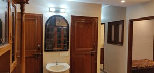 Furnished Amenities in 3 BHK Builder Floor at Vasant Vihar – for Rent