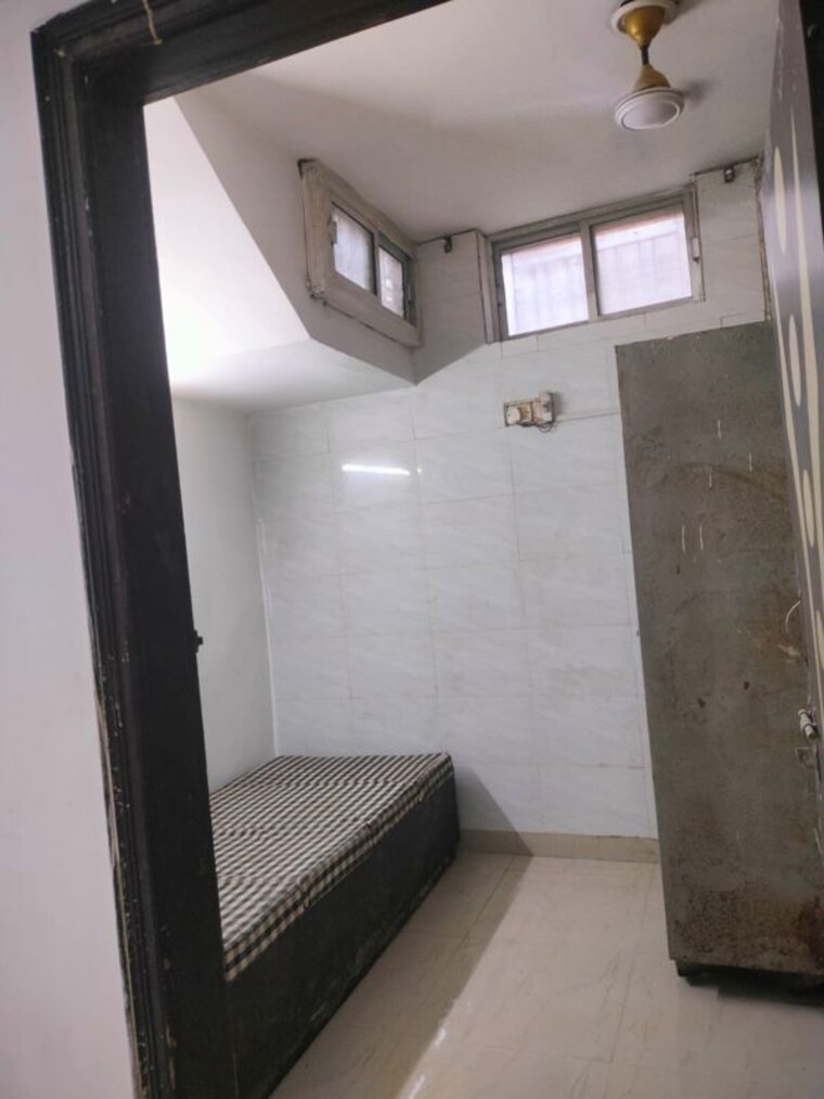 Kitchen, vasant vihar 3 Bedroom 410 Sq.Yd. Builder Floor In Vasant Vihar Delhi 10387051