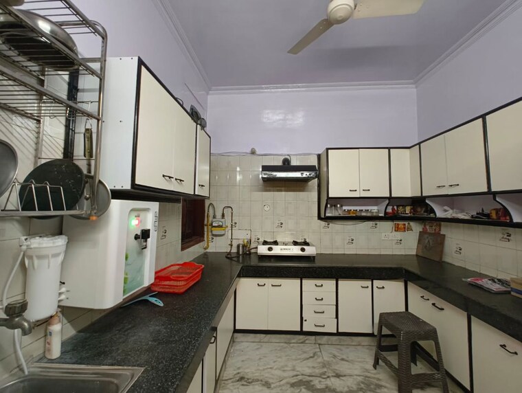 Kitchen, kalkaji 3 Bedroom 200 Sq.Yd. Builder Floor In Kalkaji Delhi 10386998