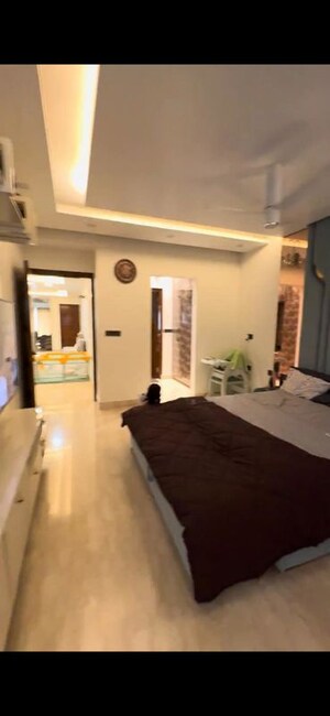 Bedroom in 4 BHK Builder Floor at Sector 41 – for Rent