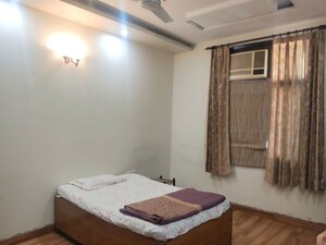 Bedroom in 3 BHK Independent House at Dcm – for Rent