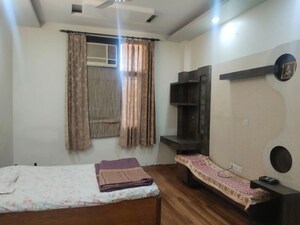 Living Room in 3 BHK Independent House at Dcm – for Rent