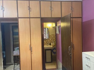 Furnished Amenities in 2 BHK Apartment at Olympic Towers, Andheri West – for Rent