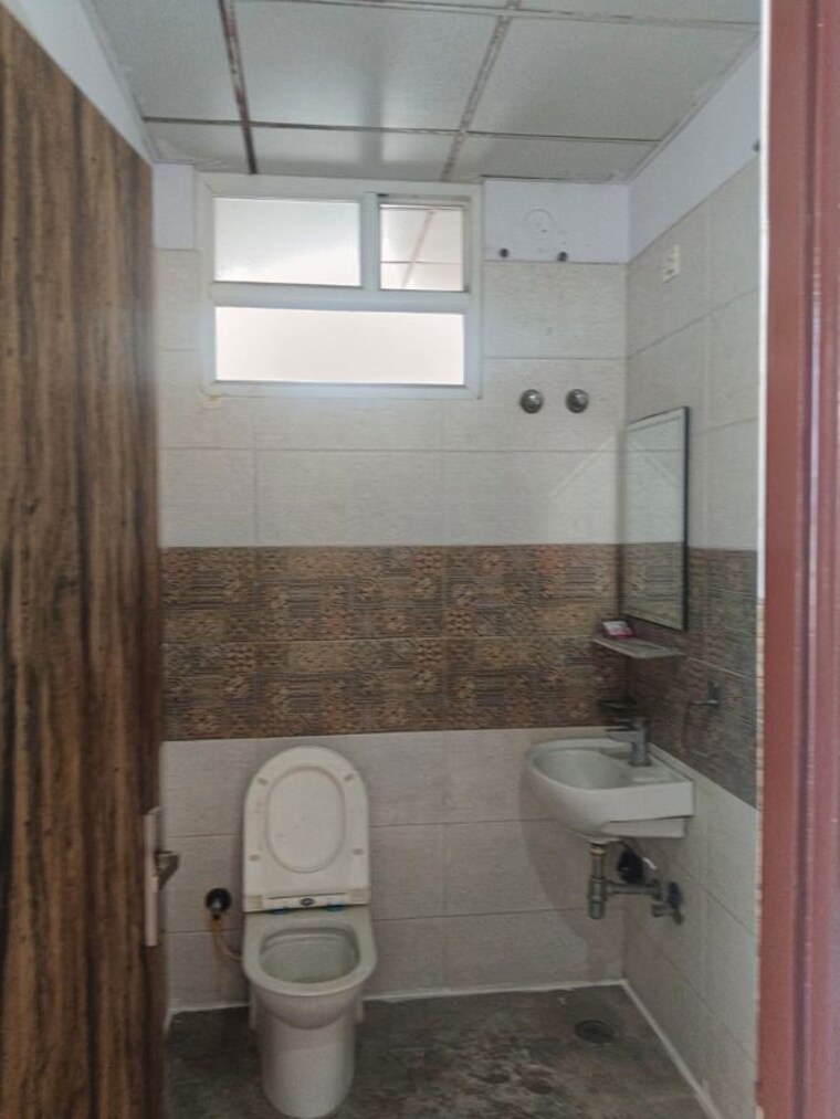 Bathroom, vaishali nagar 3 Bedroom 1700 Sq.Ft. Builder Floor In Vaishali Nagar Jaipur 10387087