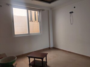 Room in 3 BHK Builder Floor at Vaishali Nagar – for Rent