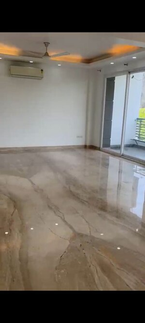 Room in 4 BHK Builder Floor at Kalkaji – for Rent