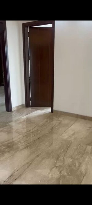 Room in 4 BHK Builder Floor at Kalkaji – for Rent