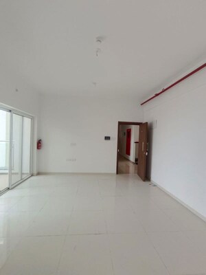 Room in 2 BHK Apartment at Runwal The Central Park, Chinchwad – for Rent