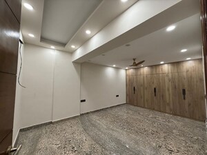 Room in 3 BHK Independent House at RWA Apartments Sector 93, Sector 93 – for Rent