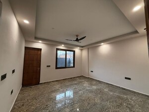 Room in 3 BHK Independent House at RWA Apartments Sector 93, Sector 93 – for Rent