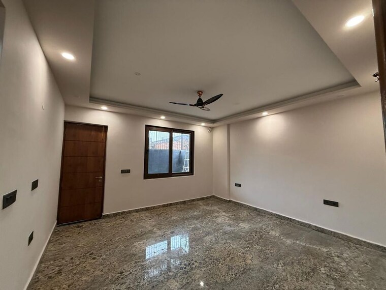 Room, rwa-apartments-sector-93 3 Bedroom 300 Sq.Mt. Independent House In Sector 93 Noida 10387160