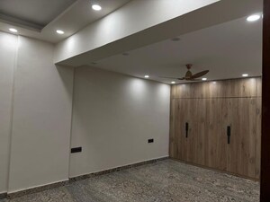 Room in 3 BHK Independent House at RWA Apartments Sector 93, Sector 93 – for Rent