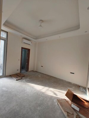 Room in 3 BHK Builder Floor at Chittaranjan Park – for Sale