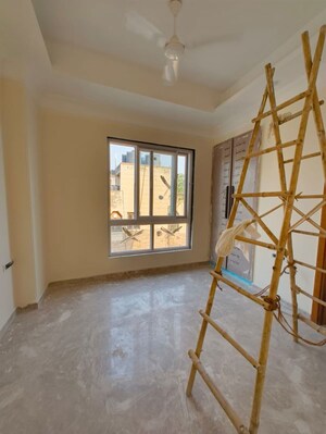 Room in 3 BHK Builder Floor at Chittaranjan Park – for Sale