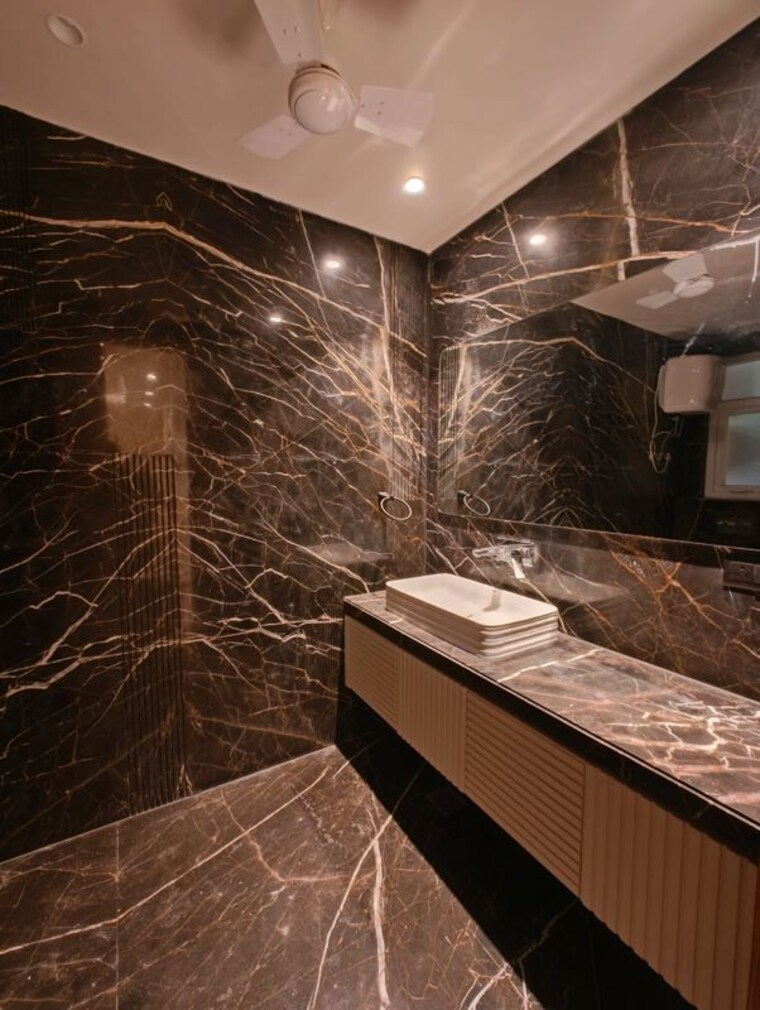 Balcony, greater kailash part 3 3 Bedroom 270 Sq.Yd. Builder Floor In Greater Kailash Part 3 Delhi 10387206