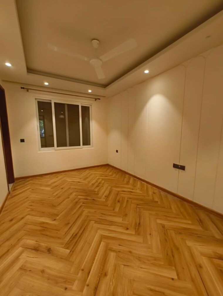 Room, greater kailash part 3 3 Bedroom 270 Sq.Yd. Builder Floor In Greater Kailash Part 3 Delhi 10387206
