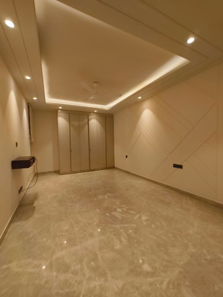 Room, greater kailash part 3 3 Bedroom 270 Sq.Yd. Builder Floor In Greater Kailash Part 3 Delhi 10387206
