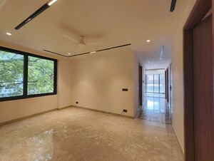 Room in 3 BHK Builder Floor at Greater Kailash Part 3 – for Rent
