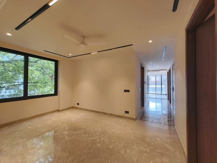 Room, greater kailash part 3 3 Bedroom 270 Sq.Yd. Builder Floor In Greater Kailash Part 3 Delhi 10387206
