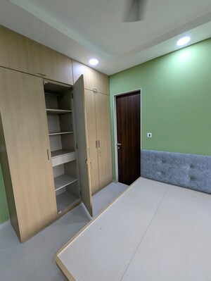 Room in 2 BHK Apartment at Tridhaatu Morya, Chembur – for Rent
