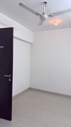 1 BHK Apartment For Sale in Tharwani Vedant Millenia