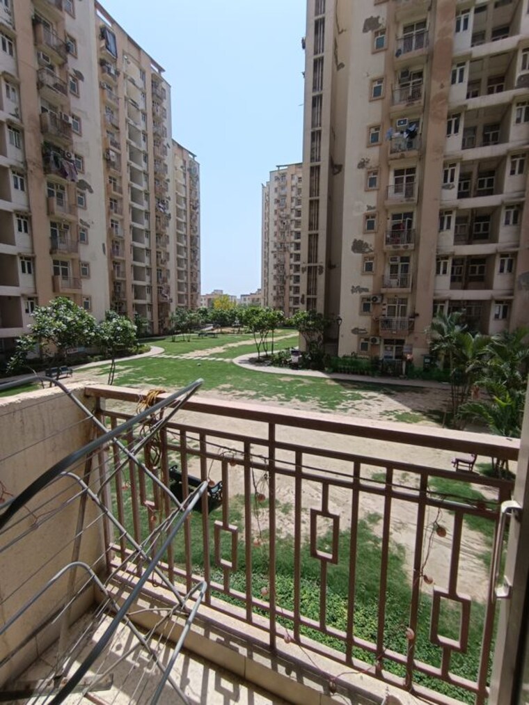 Balcony, shree-vardhman-mantra 2 Bedroom 900 Sq.Ft. Apartment In Sector 67 Gurgaon 10387266