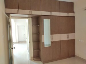 Room in 3 BHK Apartment at G M Reddys Royale Apartments, Bellandur – for Rent
