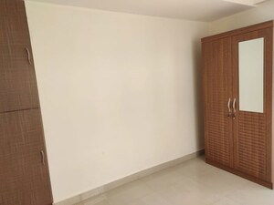 Room in 3 BHK Apartment at G M Reddys Royale Apartments, Bellandur – for Rent