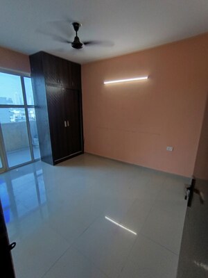 Room in 2 BHK Apartment at Pyramid Square 67A, Sector 67 – for Rent