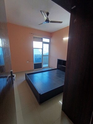 Room in 2 BHK Apartment at Pyramid Square 67A, Sector 67 – for Rent