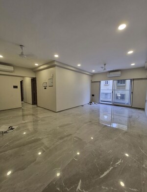 Room in 3 BHK Apartment at Kabra Primera, Juhu – for Rent