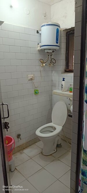 Bathroom in 2 BHK Apartment at Shatabdi Vihar, Sector 52 – for Rent