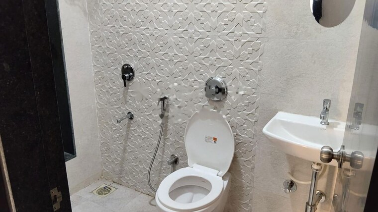Bathroom, uk-iridium 2 Bedroom 860 Sq.Ft. Apartment In Kandivali East Mumbai 10387323