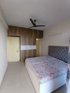 2 BHK Apartment For Rent in Pyramid Square 67A