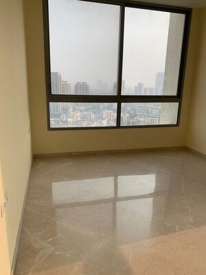 Room in 3 BHK Apartment at Hiranandani Meadows, Manpada – for Rent