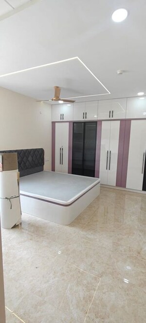Room in 3 BHK Apartment at Aurobindo Kohinoor, Serilingampally – for Rent