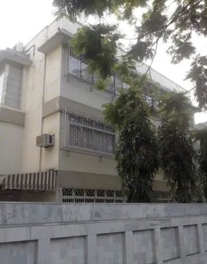 4 BHK Apartment – Exterior View View at Rajpuriya Bhavan, Vile Parle East - for Rent