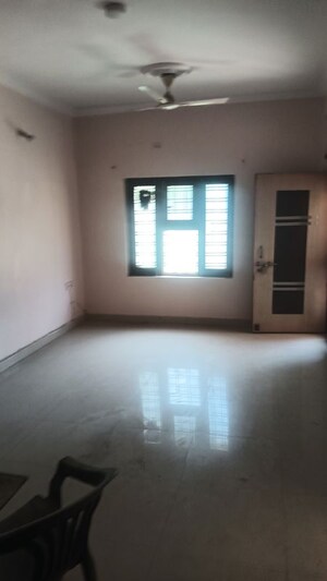 Room in 3 BHK Independent House at Jahangirabad – for Sale